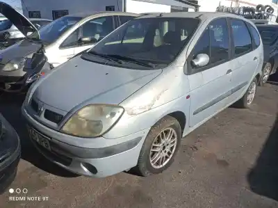 Veículo de Sucata RENAULT SCENIC II 1.9 dCi Diesel 120 CV / 88 KW do ano 2001 alimentado 