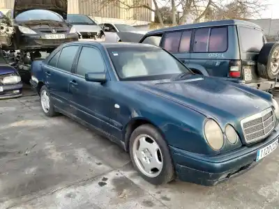 Scrapping Vehicle MERCEDES-BENZ CLASE E W210 FAMILIAR 220 T CDI 210.206 of the year 1998 powered OM611961