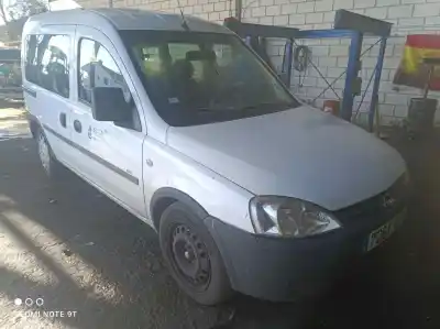 Véhicule à la ferraille OPEL COMBO CORSA C de l'année 2009 alimenté Z13DTJ