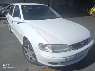 Veículo de Sucata opel vectra b berlina 2.0 dti do ano 2000 alimentado x18xe1