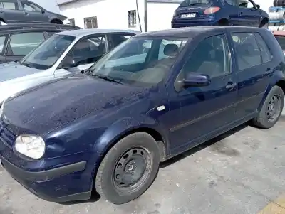 Veículo de Sucata volkswagen golf iv berlina (1j1) 1.6 do ano 2002 alimentado azd