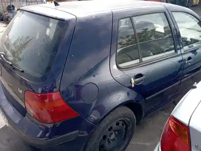 Veículo de Sucata volkswagen golf iv berlina (1j1) 1.6 do ano 2002 alimentado azd