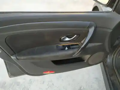 Véhicule à la ferraille renault laguna iii authentique de l'année 2008 alimenté k9k780