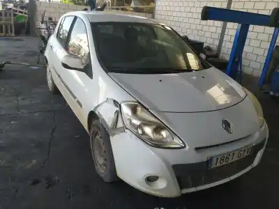 Veicolo di demolizione renault clio iii 20 aniversario dell'anno 2010 alimentato k9k766