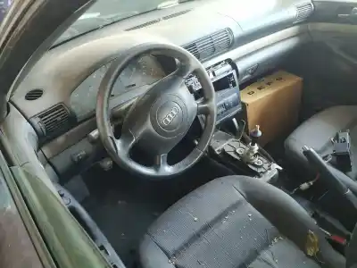 Veículo de Sucata audi a4 b5 (8d2) 1.9 tdi do ano 2000 alimentado ajm