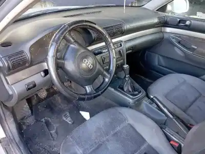 Veículo de Sucata audi a4 b5 (8d2) 1.9 tdi do ano 2000 alimentado ajm