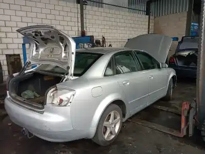 Vehicul casat audi a4 avant (8e) 1.9 tdi (96kw) al anului 2008 alimentat awx