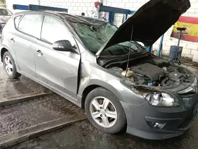 Veículo de Sucata hyundai i30 classic do ano 2012 alimentado d4fb