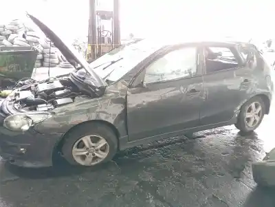 Veículo de Sucata hyundai i30 classic do ano 2012 alimentado d4fb