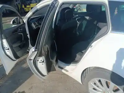 Scrapping Vehicle opel insignia sports tourer cosmo of the year 2010 powered a20dth