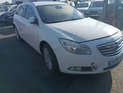 Veicolo di demolizione opel insignia sports tourer cosmo dell'anno 2010 alimentato a20dth