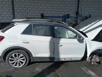 Veículo de Sucata volkswagen troc advance do ano 2022 alimentado 