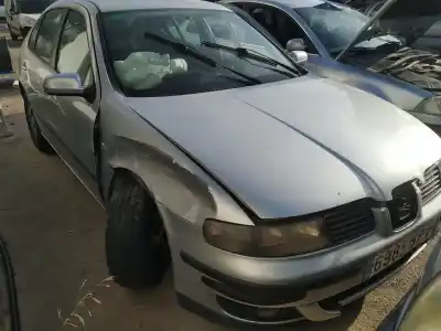 Veicolo di demolizione SEAT LEON (1M1) Signo dell'anno 0 alimentato ASV