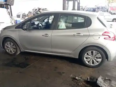 Scrapping Vehicle peugeot 208 style of the year 0 powered hm01