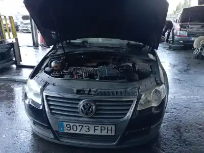 Veicolo di demolizione volkswagen passat berlina (3c2) highline dell'anno 0 alimentato bkp