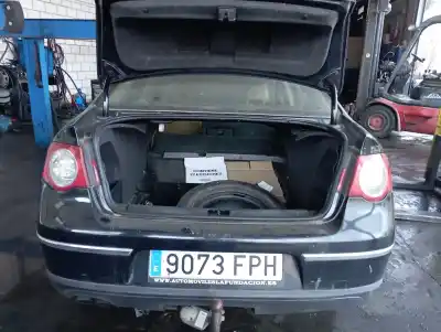 Veicolo di demolizione volkswagen passat berlina (3c2) highline dell'anno 0 alimentato bkp