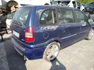 Vehicul casat opel zafira a zafira a al anului 2004 alimentat 