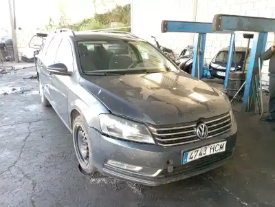 Véhicule à la ferraille volkswagen passat variant (365) advance 4motion bluemotion de l'année 0 alimenté cffb