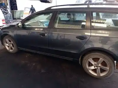 Véhicule à la ferraille volkswagen passat variant (365) advance 4motion bluemotion de l'année 0 alimenté cffb