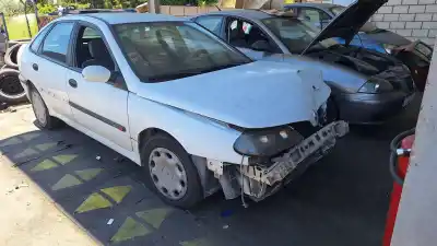 Veículo de Sucata renault laguna (b56) 1.6 16v rt do ano 0 alimentado k4m720