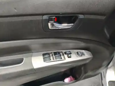 Здавання транспортного засобу toyota prius nhw20 sol року 0 потужний 1nzee