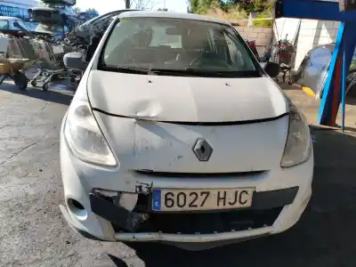 Véhicule à la ferraille RENAULT CLIO III Expression de l'année 0 alimenté K9K770