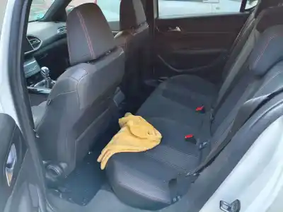 Verschrottungsfahrzeug PEUGEOT 308  des Jahres 0 angetrieben HN05