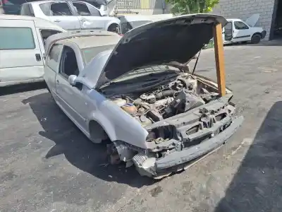 Véhicule à la ferraille VOLKSWAGEN GOLF  de l'année 0 alimenté ALH