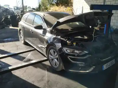 Véhicule à la ferraille RENAULT TALISMAN  de l'année 0 alimenté 