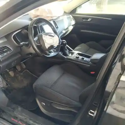 Véhicule à la ferraille renault talisman grandtour limited de l'année 0 alimenté 