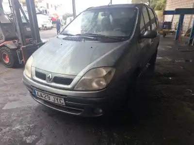 Sloopvoertuig renault scenic (ja..) 1.9 dci authentique 102 cv / 75 kw van het jaar 0 aangedreven 