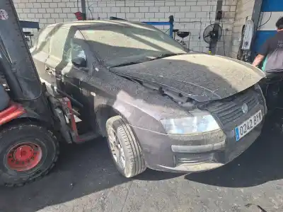 Véhicule à la ferraille fiat stilo (192) 1.9 jtd / 1.9 jtd 115 active de l'année 0 alimenté 