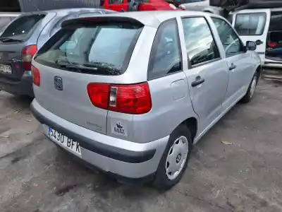 Veículo de Sucata seat ibiza 6k1 select do ano 0 alimentado 
