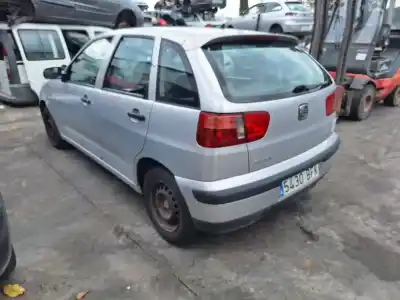 Veículo de Sucata seat ibiza 6k1 select do ano 0 alimentado 