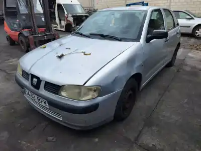 Veículo de Sucata seat ibiza 6k1 select do ano 0 alimentado 