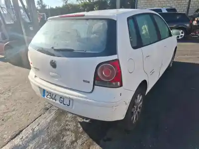 Véhicule à la ferraille volkswagen polo (9n3) advance de l'année 0 alimenté 