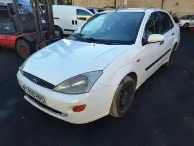 Veicolo di demolizione ford focus berlina (cak) ambiente dell'anno 0 alimentato 