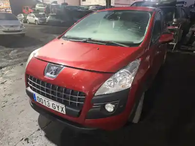 Vehicul casat PEUGEOT 3008  al anului 0 alimentat 