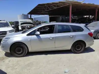 Veículo de Sucata opel astra j lim. 1.7 16v cdti do ano 2012 alimentado a17dtj