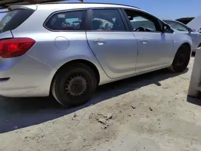 Veículo de Sucata opel astra j lim. 1.7 16v cdti do ano 2012 alimentado a17dtj