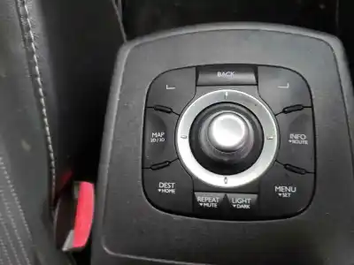 Veículo de Sucata renault scenic iii 1.5 dci diesel fap do ano 2015 alimentado 