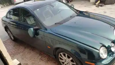 Veículo de Sucata jaguar s-type 4.2 v8 32v do ano 2005 alimentado hb/aj34