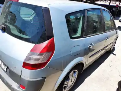 Sloopvoertuig renault scenic ii 1.9 dci diesel van het jaar 2004 aangedreven f9q812