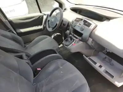 Sloopvoertuig renault scenic ii 1.9 dci diesel van het jaar 2004 aangedreven f9q812