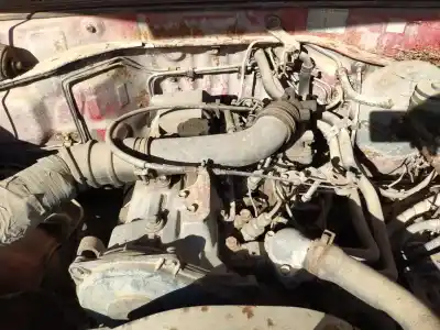 Veículo de Sucata toyota land cruiser 70 do ano 1985 alimentado 2lt