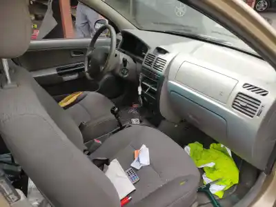 Verschrottungsfahrzeug kia rio ls berlina des jahres 2002 angetrieben a3e