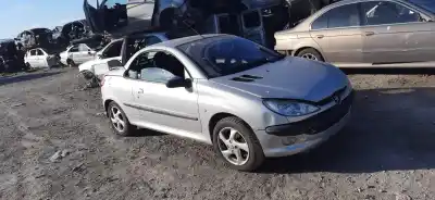 Veicolo di demolizione PEUGEOT 206 CC 1.6 16V CAT dell'anno 2001 alimentato NFUTU5JP4