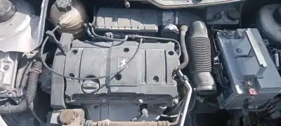 Sloopvoertuig peugeot 206 berlina xs van het jaar 1998 aangedreven nfutu5jp4