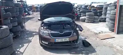 Veículo de Sucata skoda octavia combi (5e5) ambition do ano 2013 alimentado clha