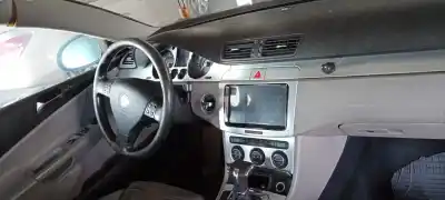 Vehicul casat volkswagen passat berlina (3c2) sportline al anului 2007 alimentat 